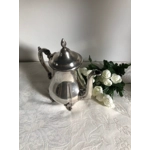 Vintage Victorian silver plated teapot/coffee pot/water pitcher with hinged lid footed by Viners Sheffield, England
