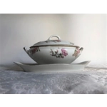 Antique porcelain gravy boat manufactured by the Limoges manufactory Bernardaud&Co, France, 1914-19