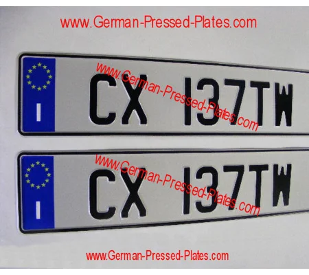 Flag Choice Pressed Plates White x 2