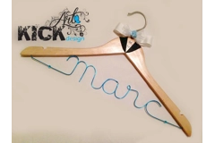 Hanger - Personalized / Cintre personnalisé