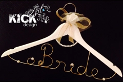 Hanger - Personalized / Cintre personnalisé