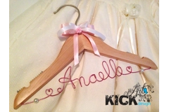 Hanger - Personalized / Cintre personnalisé