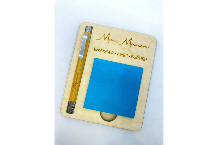 Post-it Stand + Pen engraved