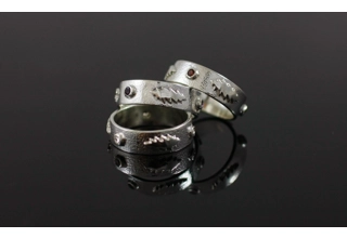 Triple Bolt Band