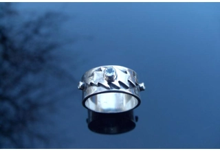 13 Point Bolt Band - 3 Gem Model