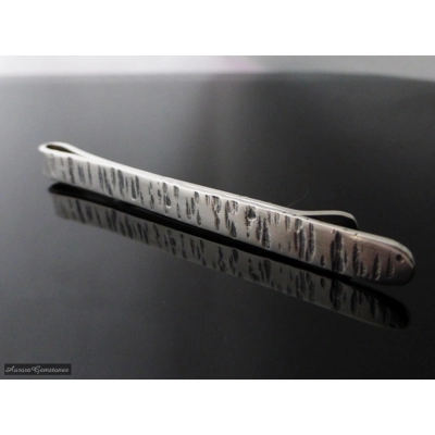 Hammer textured Tie Bar title=