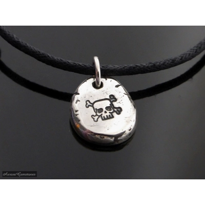 Pebble Skull & Crossbones Necklace Choker title=
