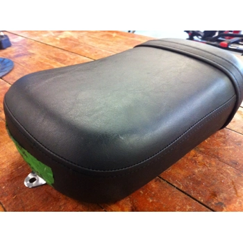 2004-09 Honda VT750C Shadow VT750CA Shadow Aero Passenger Seat 77300-MEG-000 77300-MEG-G10ZA
