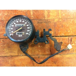 1982 Suzuki GS650E GS650G GS650GL Speedometer and Mounting Bracket 34110-47460