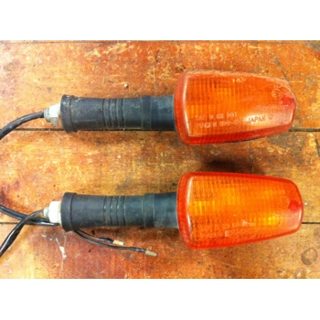 1986-03 Yamaha FJ1200 FZ600 FZR400 FZR600 YX600 XJ600S TW200 SRX600S Signal Lights 1UF-83340-00 1UF-