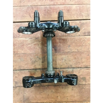 1980-83 Yamaha XJ650 XJ750 Maxim Fork Triple Tree 4H7-23435-00-98 5N8-23340-00-33