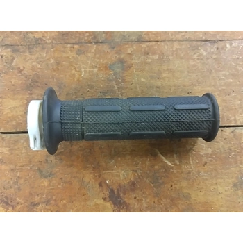 1993-09 Kawasaki Ninja Concours GPZ Throttle Sleeve and Grip 46019-1077