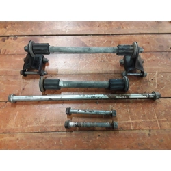 1978-81 Yamaha XS1100 Engine Mounting Brackets Bolts Dampers 2H7-21316-00-00 2H7-15336-00-00