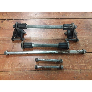 1978-81 Yamaha XS1100 Engine Mounting Brackets Bolts Dampers 2H7-21316-00-00 2H7-15336-00-00