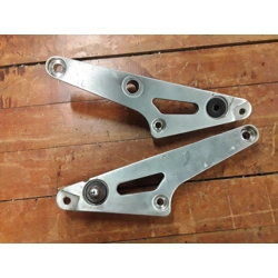 1978-80 Yamaha XS1100 Foot Peg Brackets Side Rails 2H9-27443-00-00 2H9-27442-00-00
