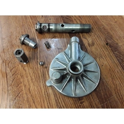 1976-84 Kawasaki KZ750 Oil Filter Cover, Bolt and Flow Ports 92003-189 16146-002