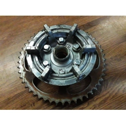 1977-80 Suzuki GS550E Sprocket Carrier and Sprocket 64611-31000 64511-47600