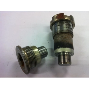 1982-86 Honda VF750C VF750S VF1100C VF1100S VT1100C XLV750R Swingarm Pivot Bolts 90122-MB0-000