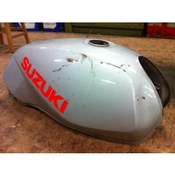 1982-83 Suzuki GSX250 GSX400 Fuel Tank 44100-44400-737