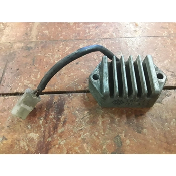 1973-78 Yamaha TX500 XS500 Regulator TRIZ-17 371-81910-50