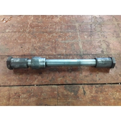 1969-80 Kawasaki H1 KH500 KZ650 KZ750 KZ900 KZ1000 Front Axle 41069-033 41069-032 41068-049