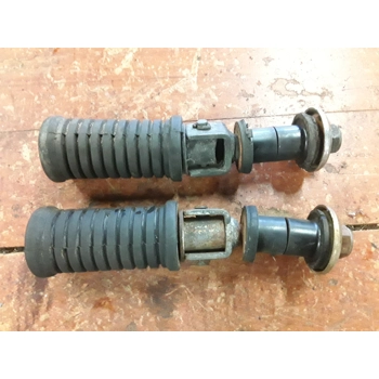 1977-79 Kawasaki KZ750B Passenger Foot Pegs and Brackets 34029-014 92076-027