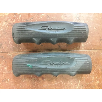 Schwinn Approved Vintage Bicycle Grips - Pair