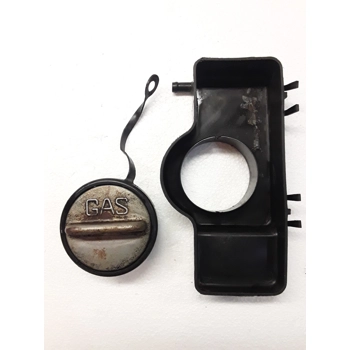 1980-83 Honda GL1100 Goldwing Fuel Cap and Overflow TrayĀ 17660-463-505