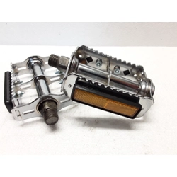 Victor VP-366 Rat Trap Style 9/16in Vintage Pedals - NOS