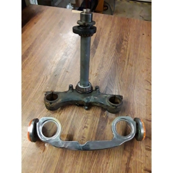 1982 Suzuki GS750E Fork Lower Clamp and Steerer 51400-45881