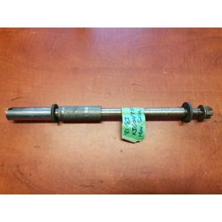 1980-86 Yamaha XJ650 XJ750 XV750 XV920 XZ550R Rear Axle Assembly 4H7-25381-00 90560-17125