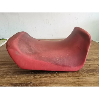 1985-86 Kawasaki ZX600A Ninja Driver Seat Red 53001-1415-N4