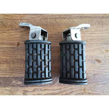 1983-85 Yamaha XVZ12 Venture Royale Passenger Foot Pegs 26H-27440-02-00 26H-27430-02-00