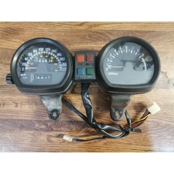 1980-81 Yamaha XJ650 Maxim Instrument Panel 5K5-83540-00-00 5K5-83570-A0-00