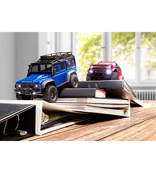 TRX-4M 1/18 Scale and Trail Crawler Land Rover - BLUE