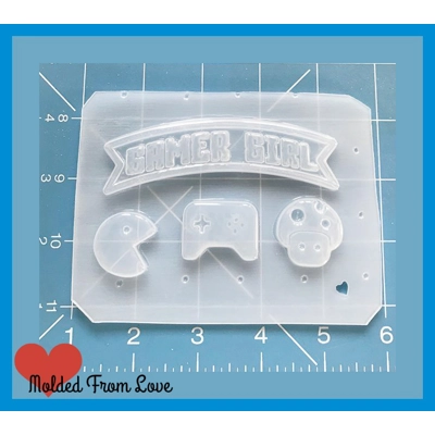MFL Retro Brooch Retro Gamer Girl Handmade Plastic Resin Mold