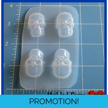 4 Small Skulls Han..