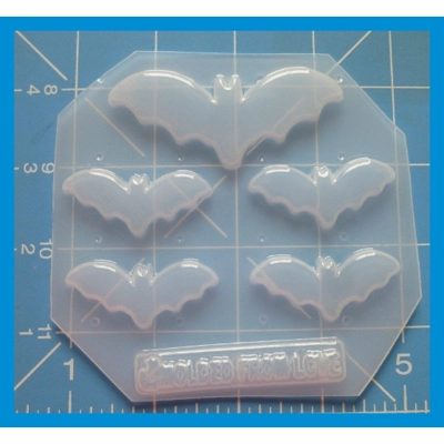 Medium Kawaii Bat and 4 Small handmade Plastic Mold Medium Kawaii Bat and 4 Small handmade Plastic Mold