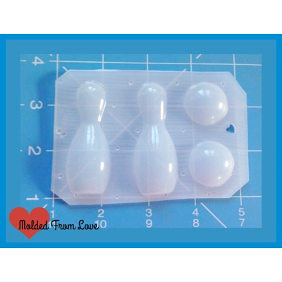 2 Retro Bowling pins 2 Balls Handmade Plastic Mold 2 Retro Bowling pins 2 Balls Handmade Plastic Mold