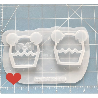 Kawaii Panda Cupcake Shaker With face or Without Handmade Plastic Mold Kawaii Panda Cupcake Shaker With face or Without Handmade Plastic Mold