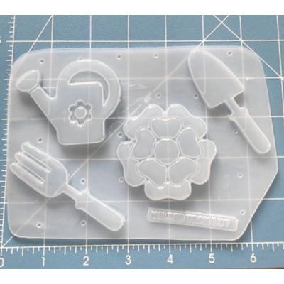 In The Garden Pallet Handmade Plastic Mold