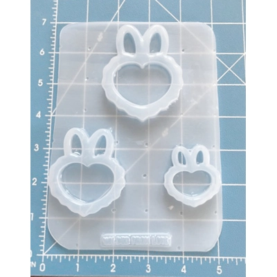 Kawaii Ruffled Bunny Heart Shaker Handmade Plastic Mold Kawaii Ruffled Bunny Heart Shaker Handmade Plastic Mold