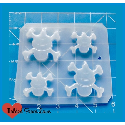 4 Cupcakes n' Crossbones Pallet Handmade Plastic Mold 4 Cupcakes n' Crossbones Pallet Handmade Plastic Mold