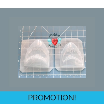 SHARRRRKKK!  Handm..