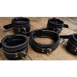 Classic Black Restraints set