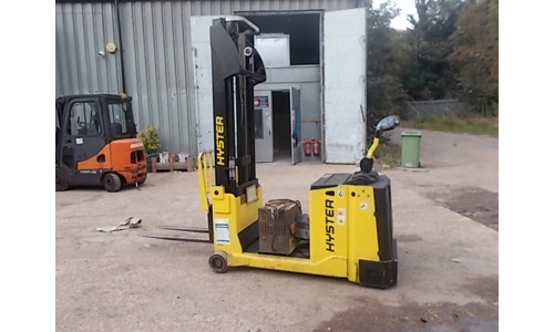 HYSTER  C/B STACKER