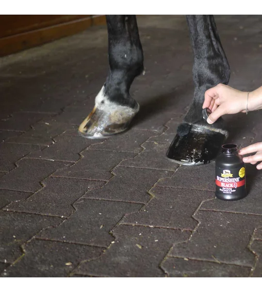 Absorbine SuperShine Hoof Polish Black 237ml bottle with dauber applicator