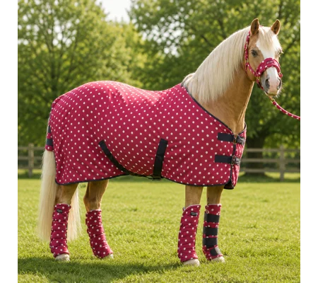 Supreme Products Dotty Fleece Rug Rich Raspberry