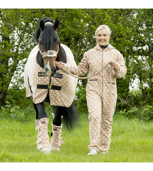 Supreme Products Dotty Fleece Rug Luxurious Latte