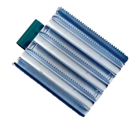 Lincoln Military Metal Curry Comb